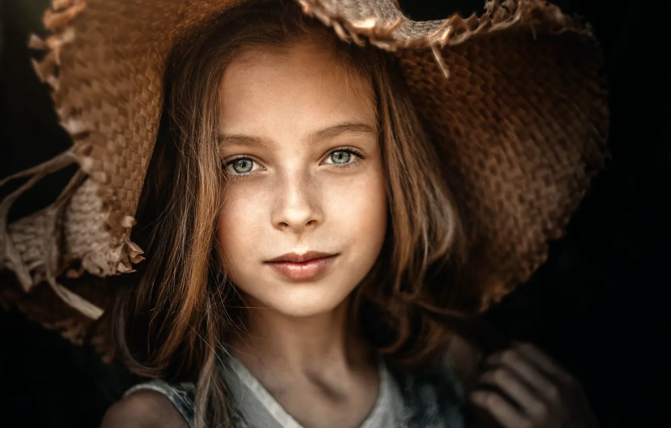 Фото обои взгляд, девочка, шляпка, Sergey Piltnik