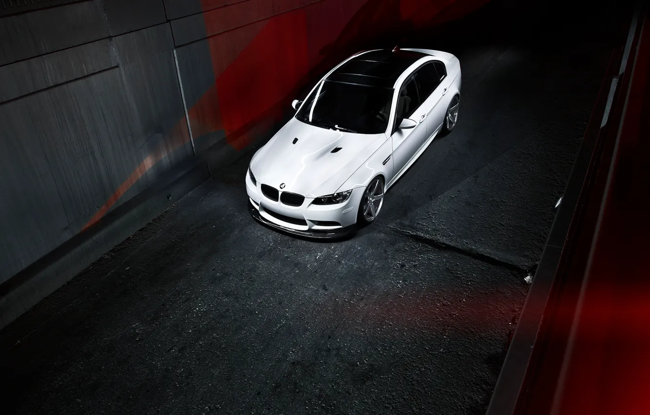 Фото обои бмв, BMW, белая, white, тёмный фон