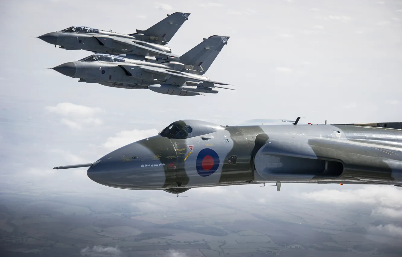 Фото обои полет, самолёты, Panavia, RAF, Tornado, Avro, Vulcan
