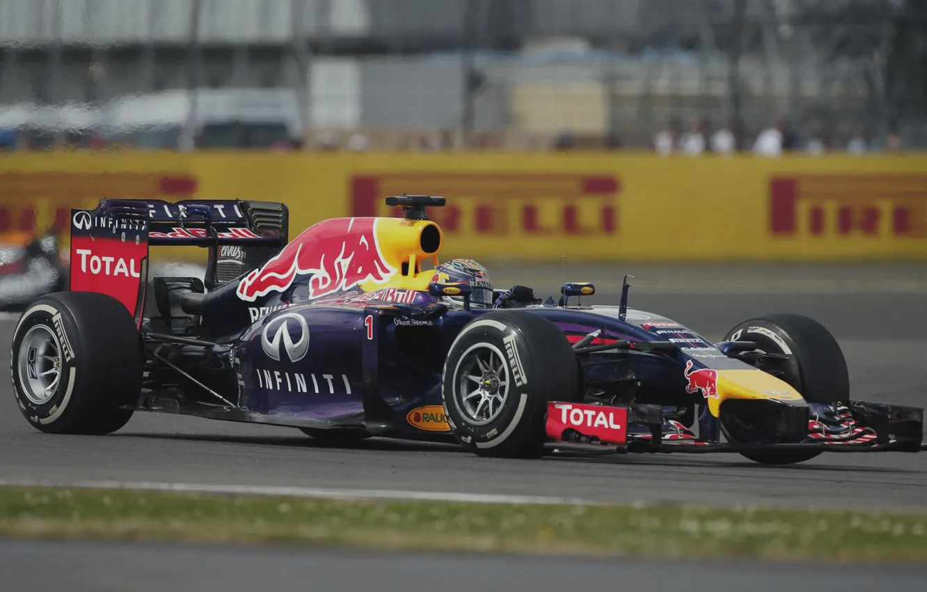Фото обои Гонщик, Formula 1, Vettel, Чемпион, Sebastian, RB10