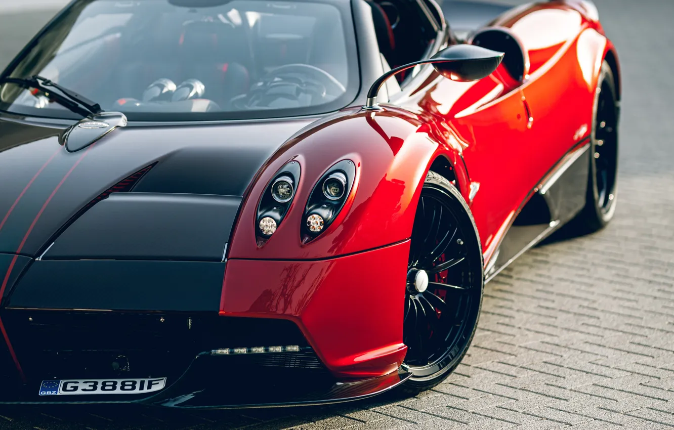 Фото обои Pagani, close-up, front, Huayra, Pagani Huayra Roadster