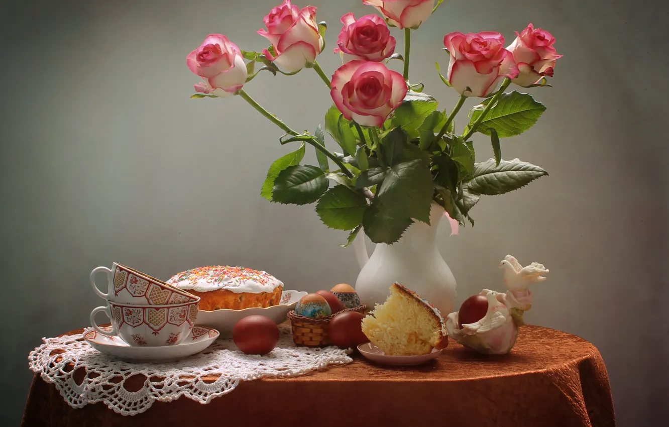 Фото обои цветы, стол, праздник, розы, яйца, Пасха, голуби, чашки