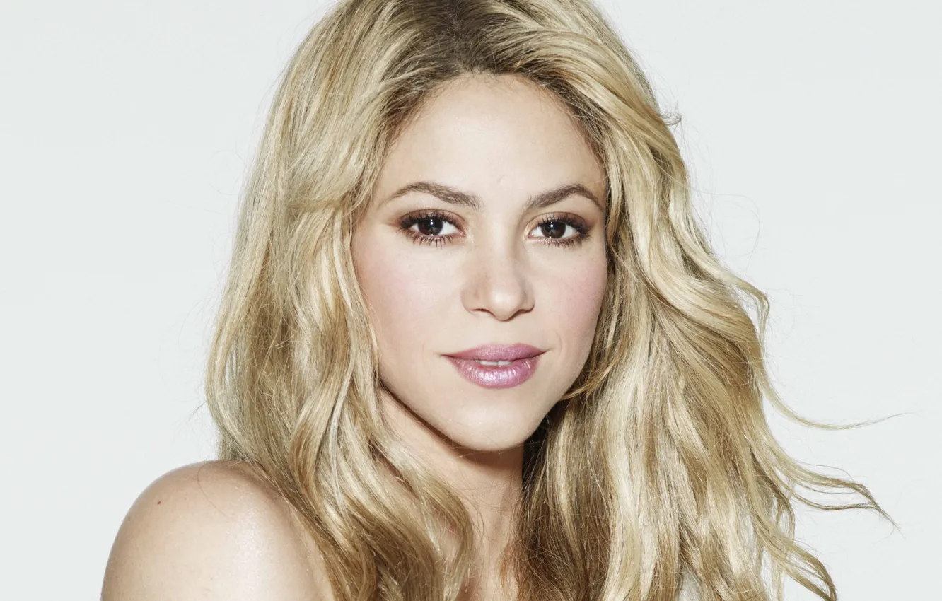 Фото обои взгляд, поза, певица, музыкант, Shakira, Шакира, композитор, hair