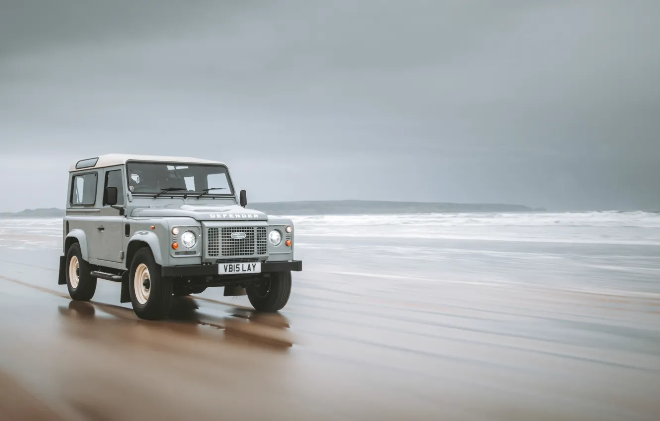 Фото обои waves, land rover, sea, coast, Sondermodell, defender 90