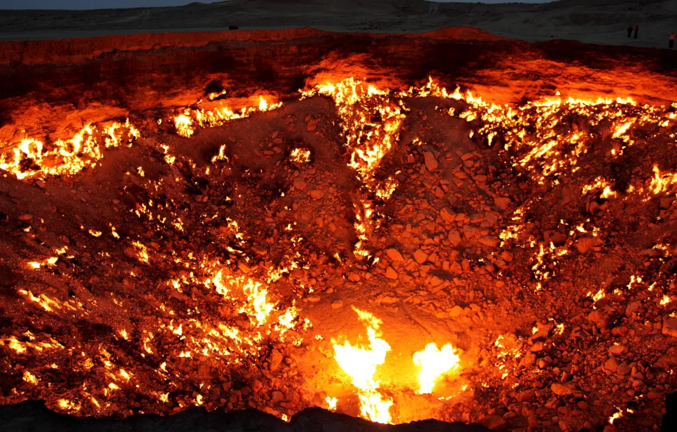 Фото обои ночь, камни, огонь, пламя, вулкан, извержение, лава, кратер