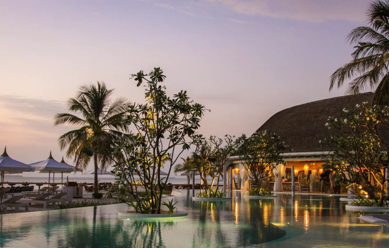 Фото обои пляж, пальмы, океан, клуб, вечер, бассейн, Мальдивы, Maldives