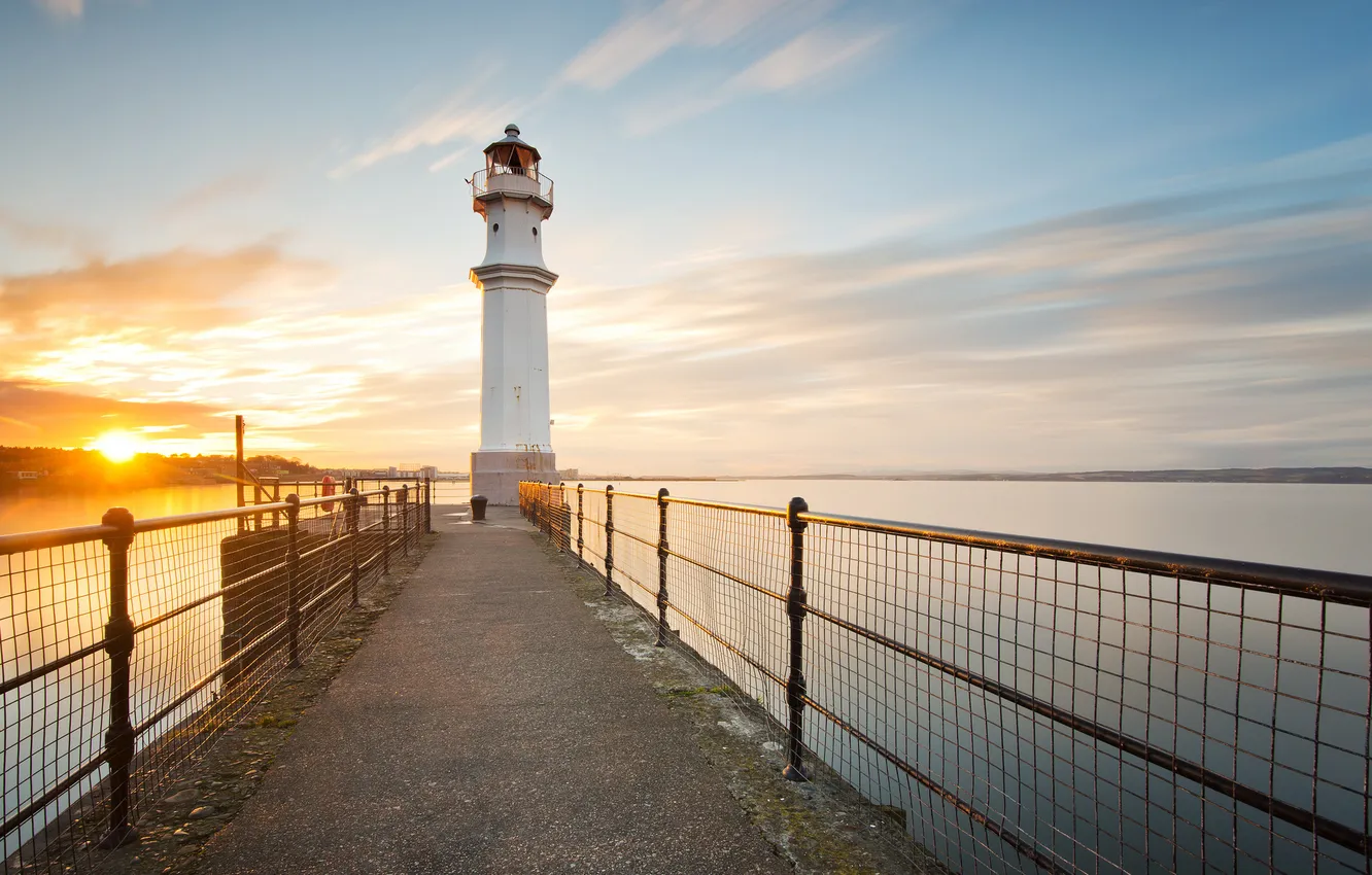 Фото обои море, маяк, утро, Scotland, Edinburgh, волнорез, Newhaven