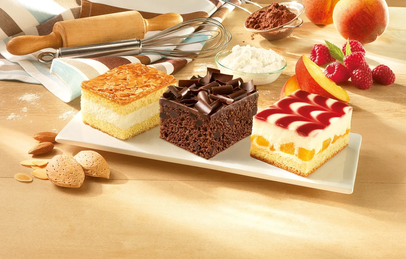 Фото обои малина, шоколад, абрикос, десерт, выпечка, пирожные, миндаль, блюдо