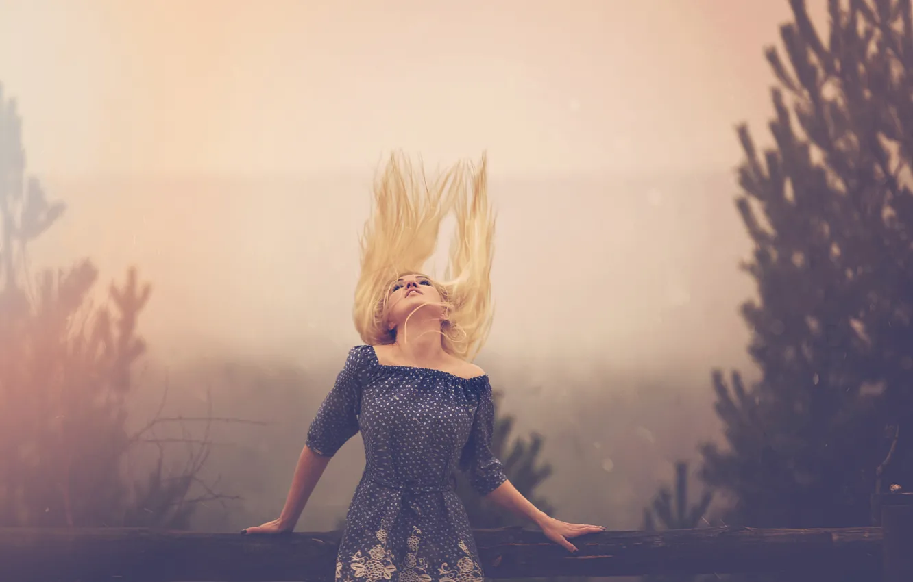 Фото обои ветер, волосы, губки, Anna Ścigaj