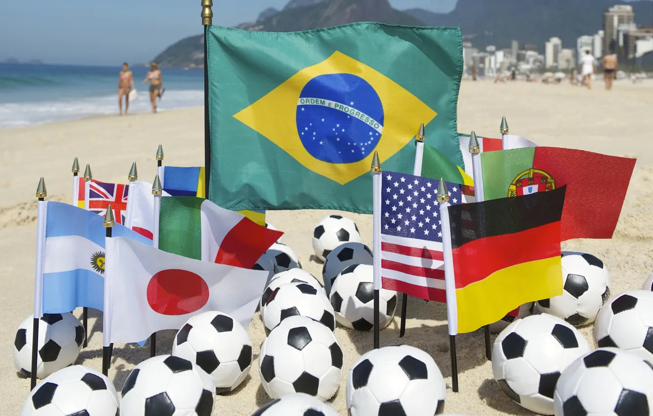 Фото обои пляж, футбол, мячи, флаги, Бразилия, football, flag, кубок мира