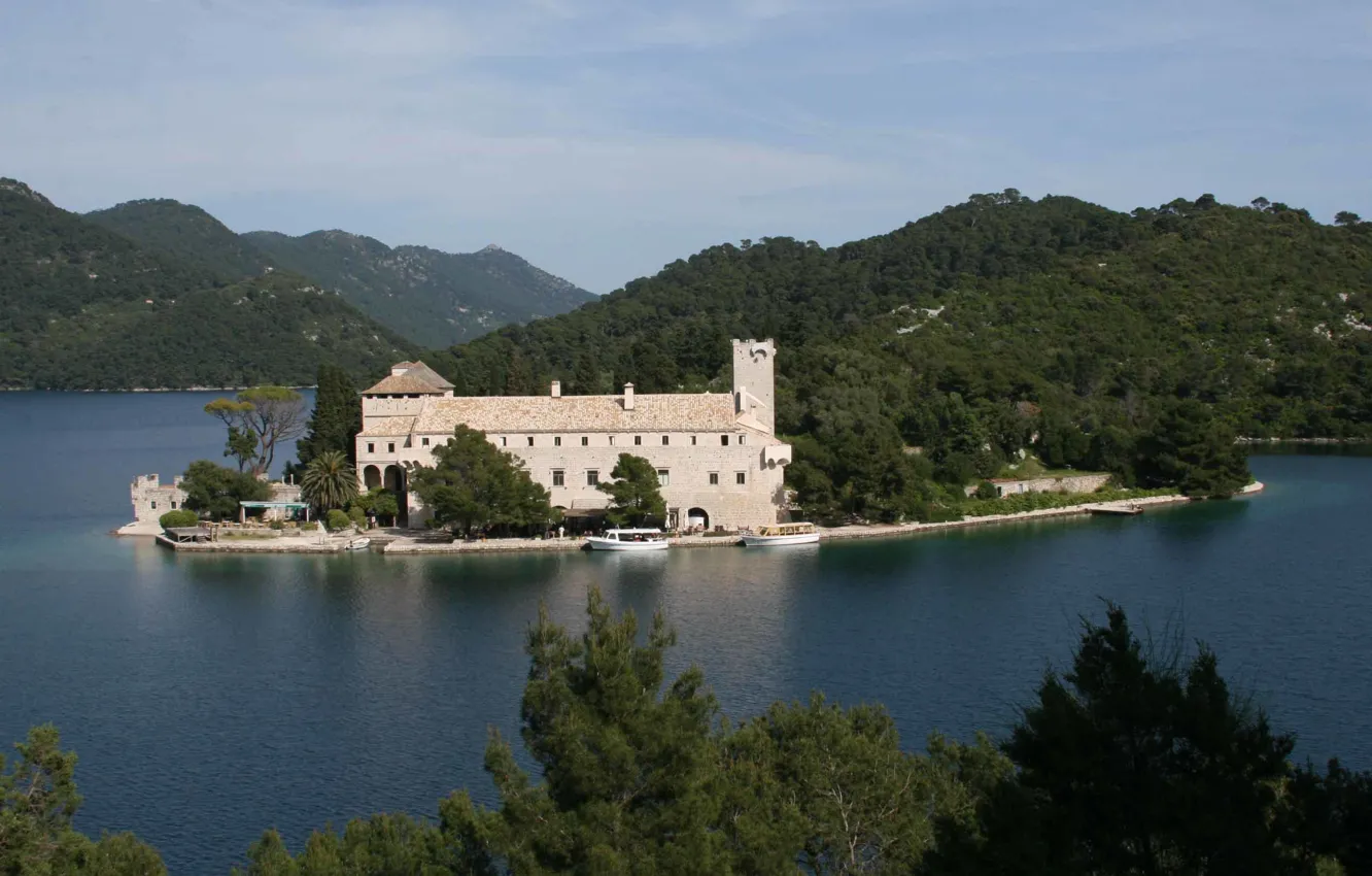 Фото обои озеро, остров, монастырь, Хорватия, Мльет