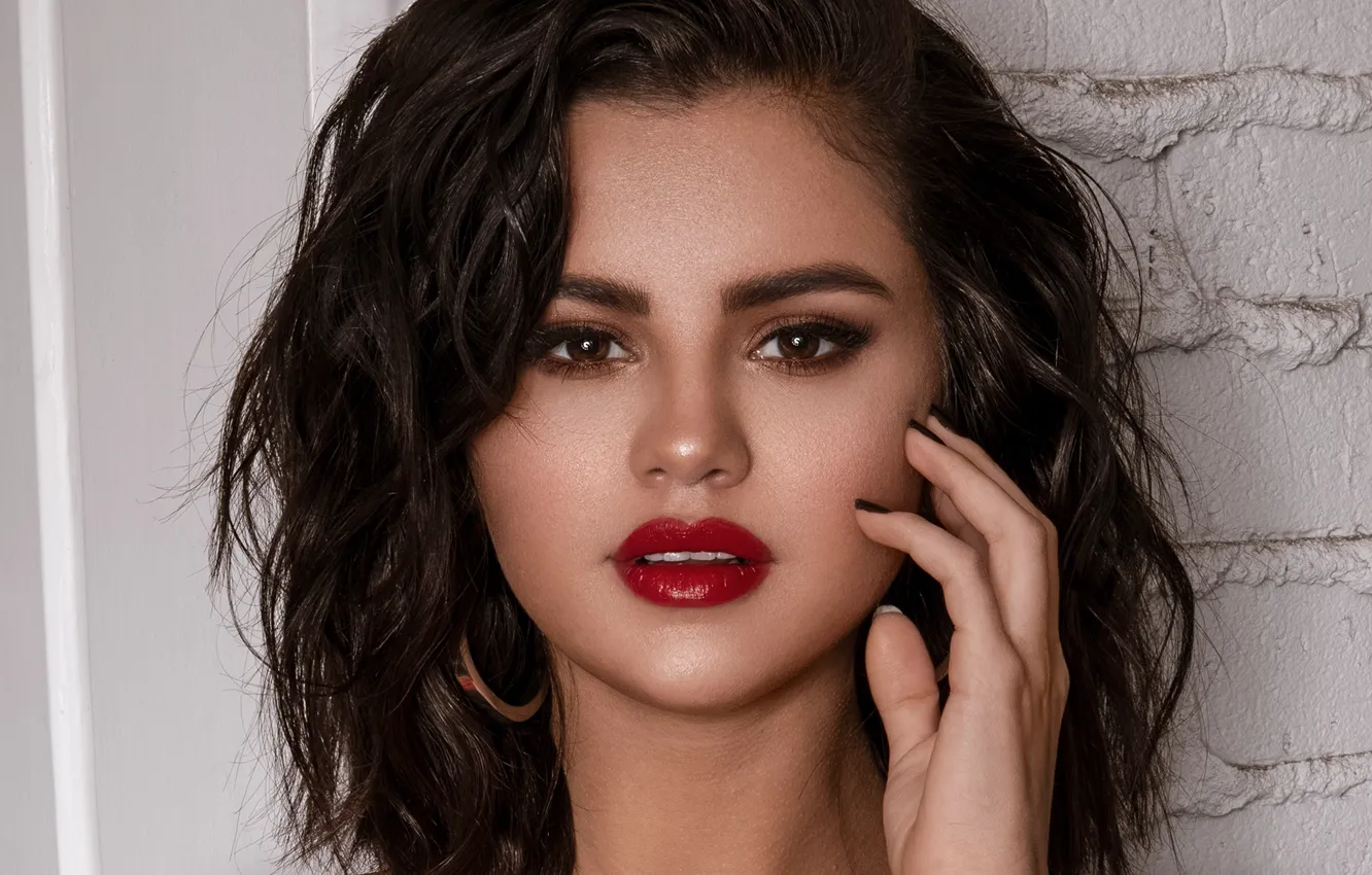 Фото обои взгляд, девушка, губы, Selena Gomez
