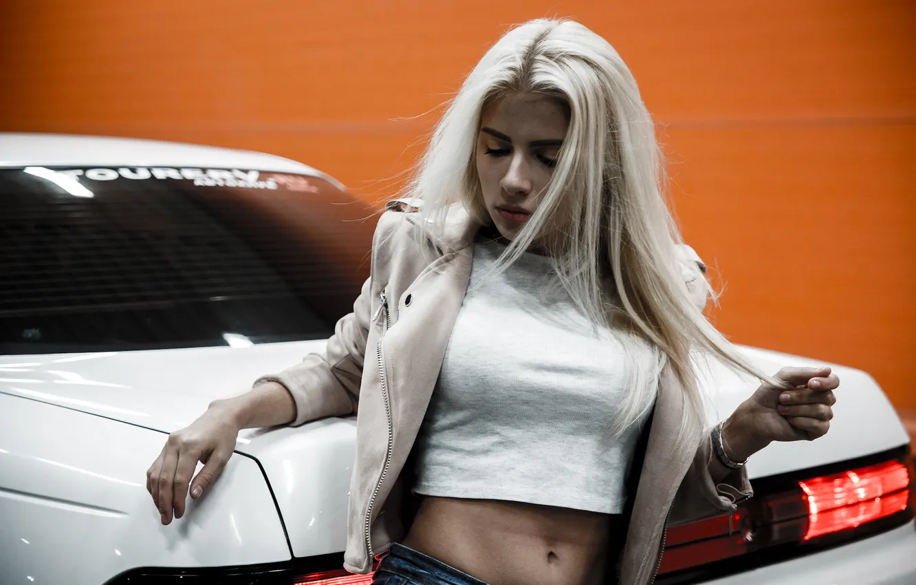 Фото обои car, girl, beautiful, model, jeans, sweet, blonde, long-haired