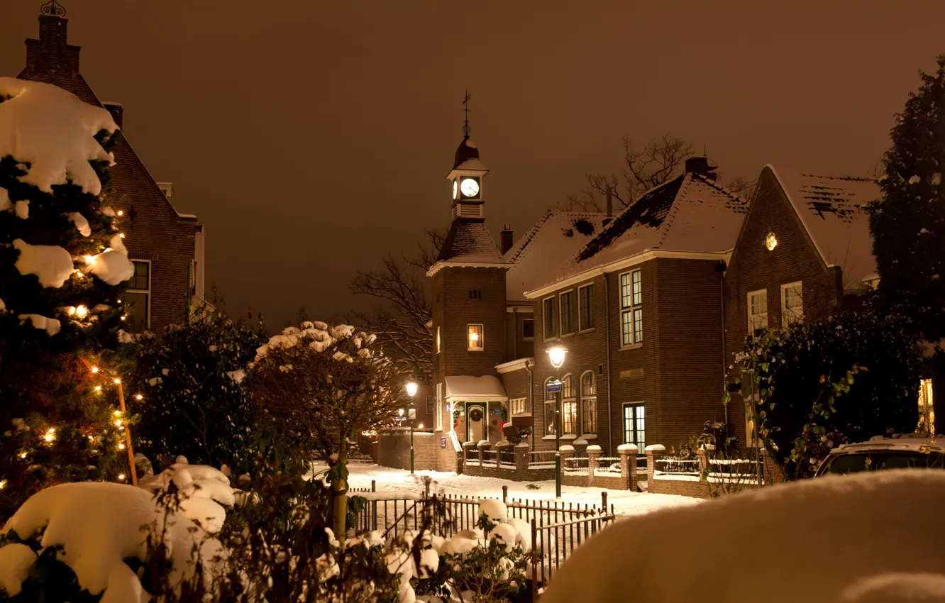 Фото обои зима, свет, снег, город, улица, здания, рождество, вечер