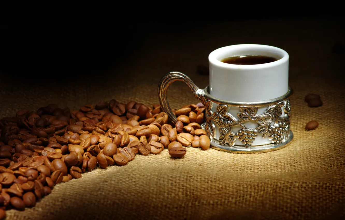 Фото обои кофе, кружка, кофейные зерна, мешковина
