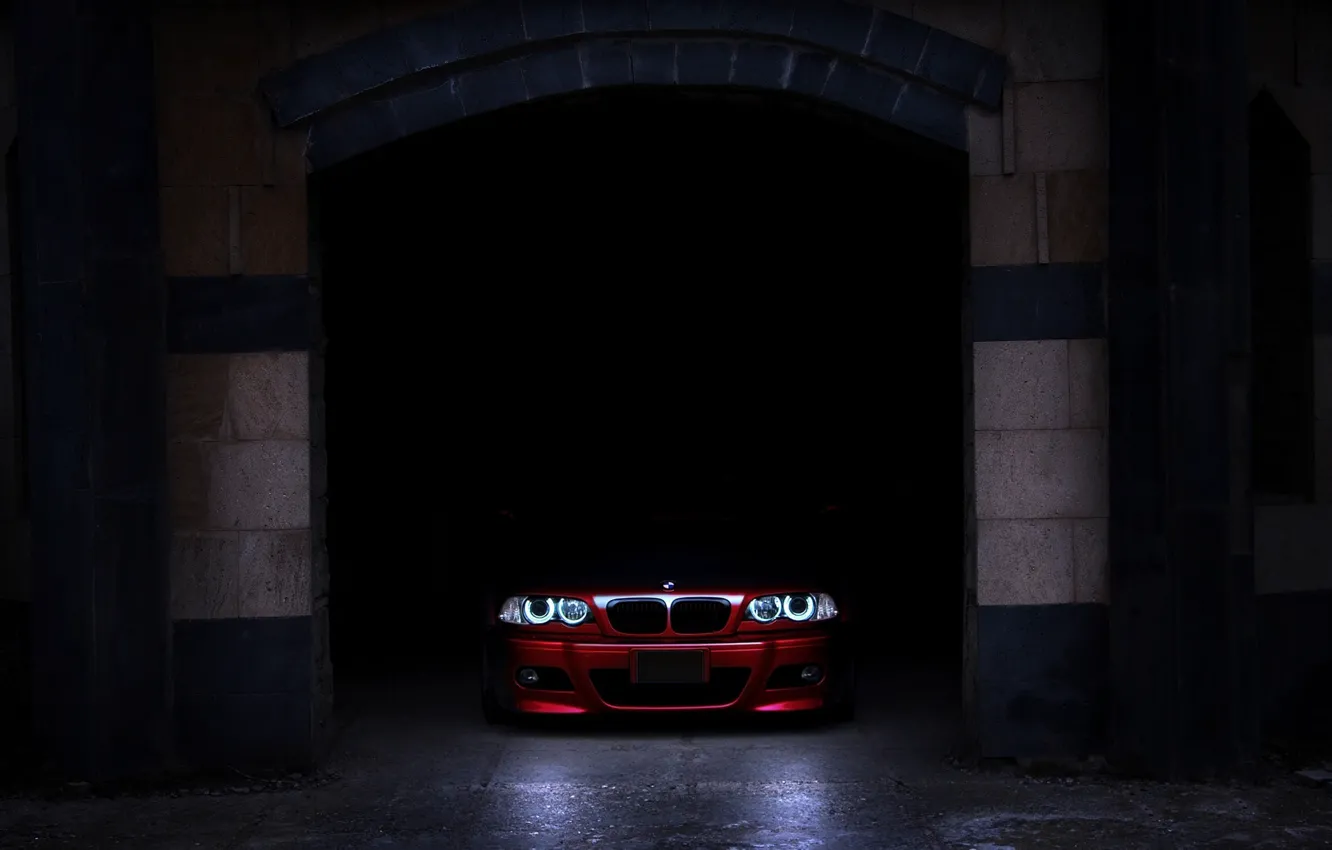 Фото обои тень, гараж, BMW, перед, красная