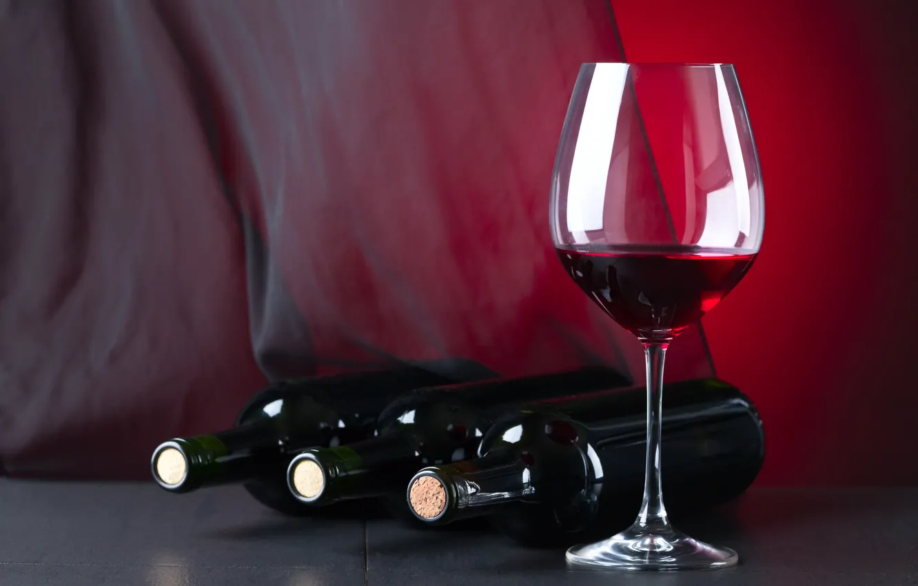 Фото обои вино, красное, бокал, бутылки