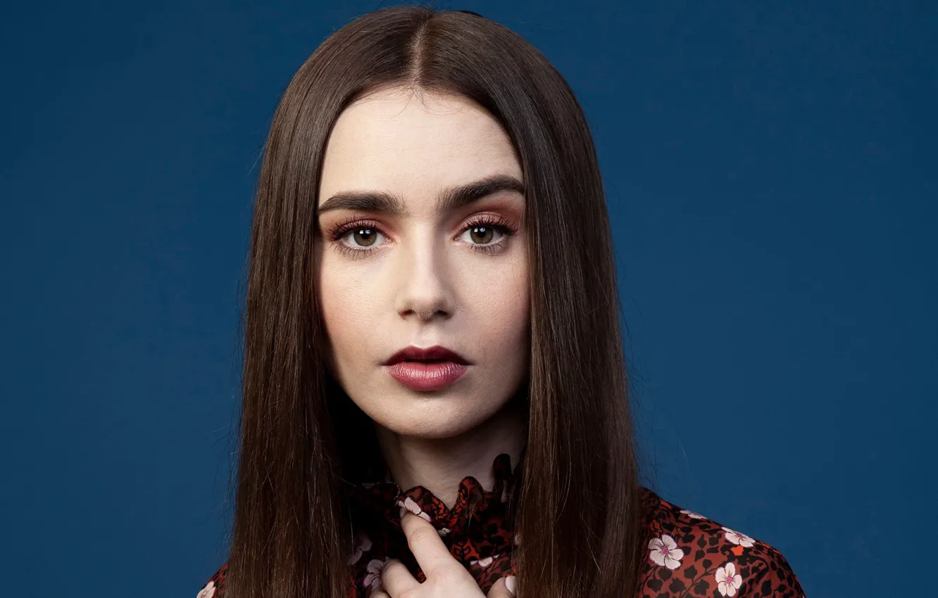Фото обои взгляд, девушка, ресницы, портрет, красивая, Lily Collins