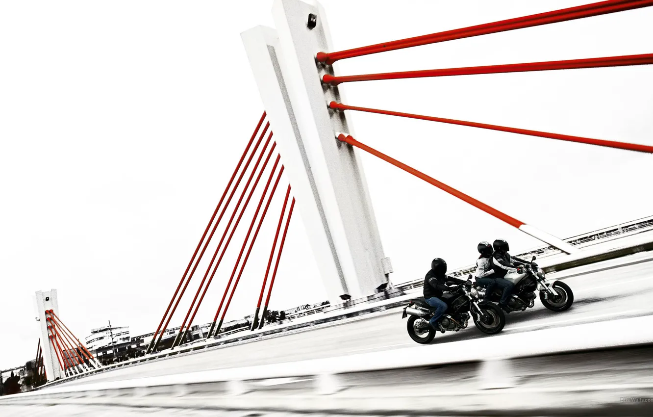 Фото обои мост, ducati, мотоциклисты