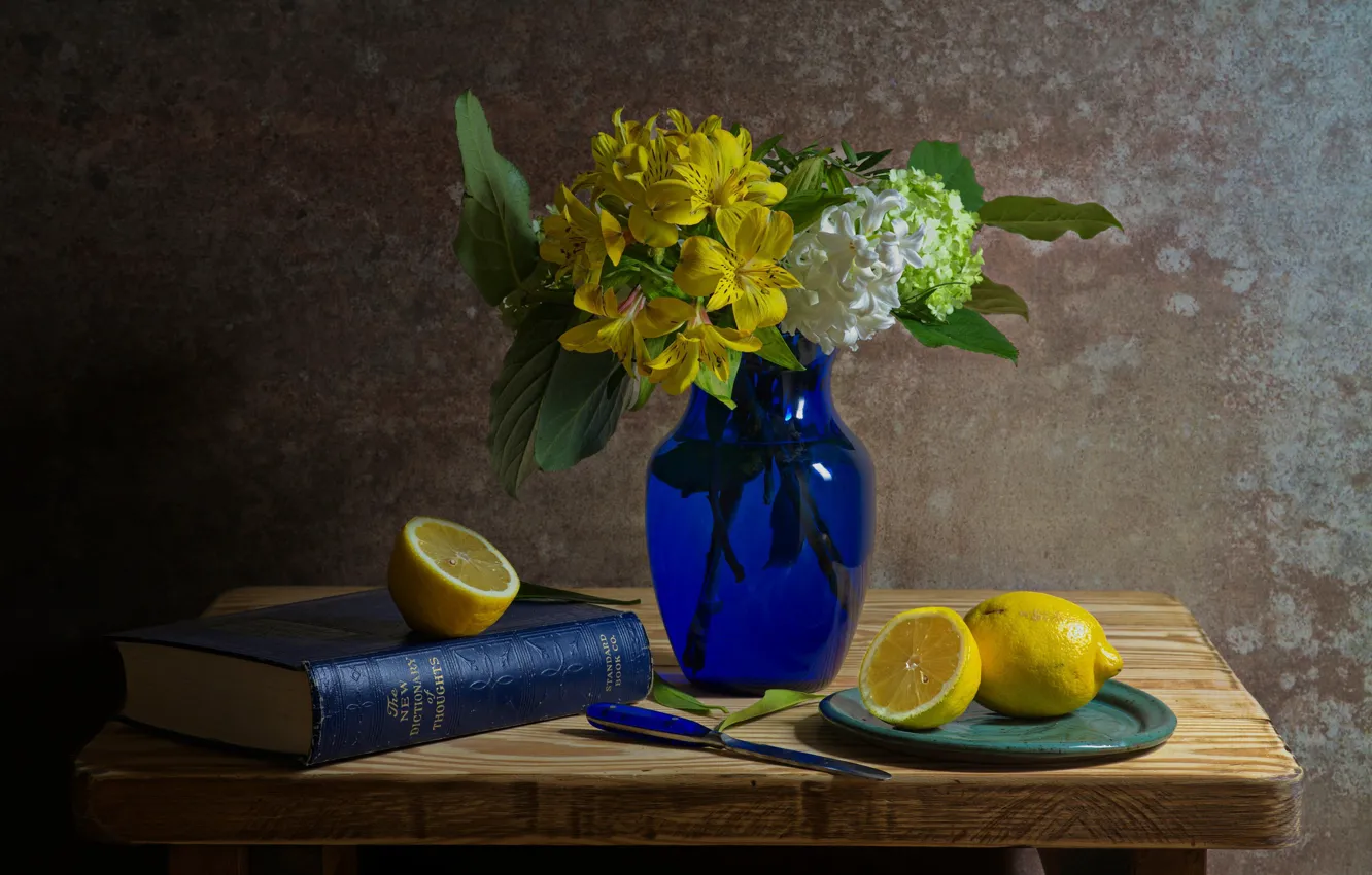 Фото обои цветы, лимон, книга, ваза