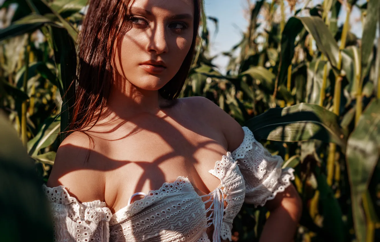 Фото обои model, pretty, neckline