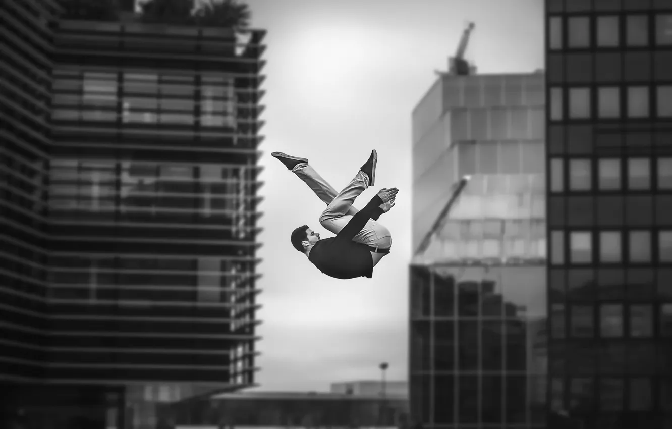 Фото обои город, прыжок, полёт, Dimitri Petrowski