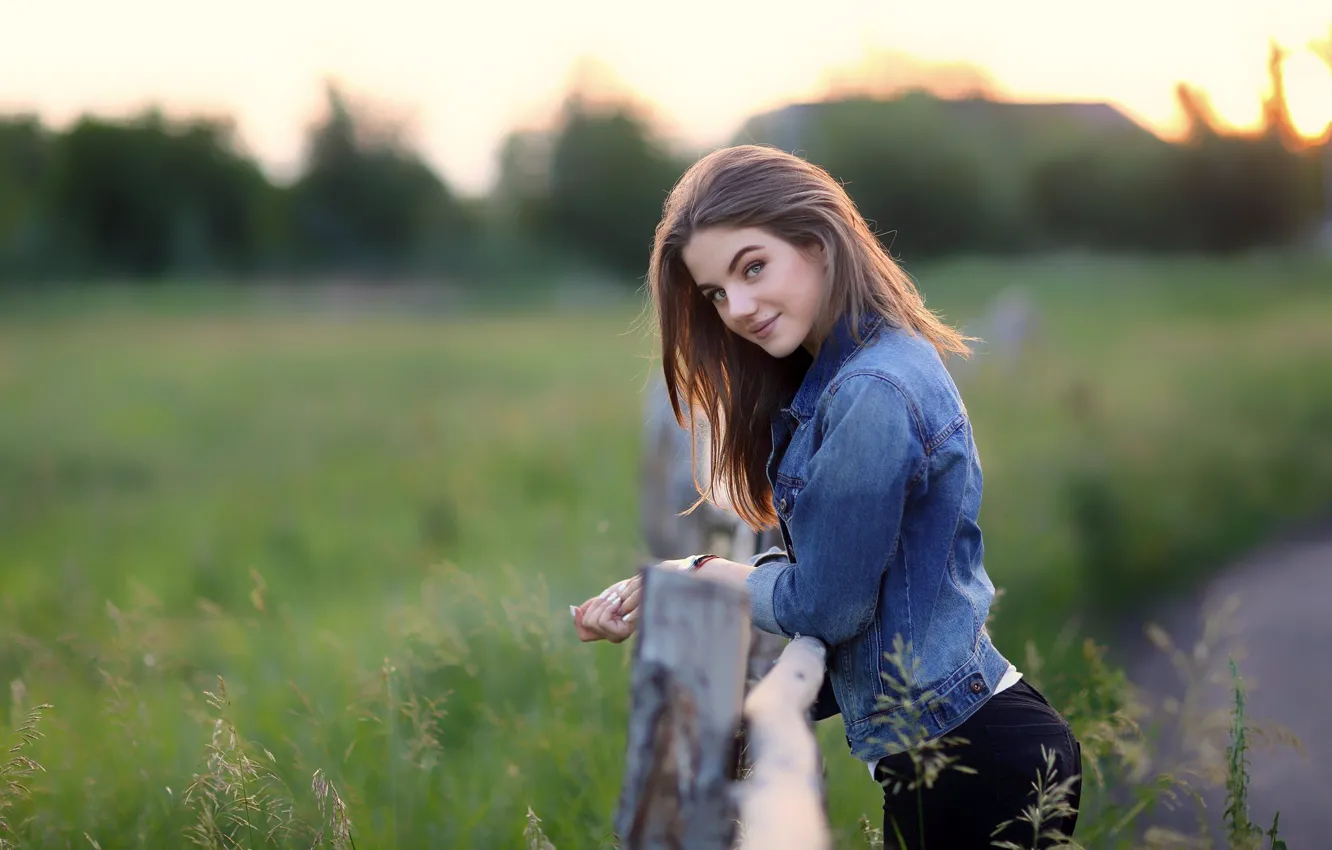 Фото обои Girl, Green, Eyes, Blond, Fence, Sight