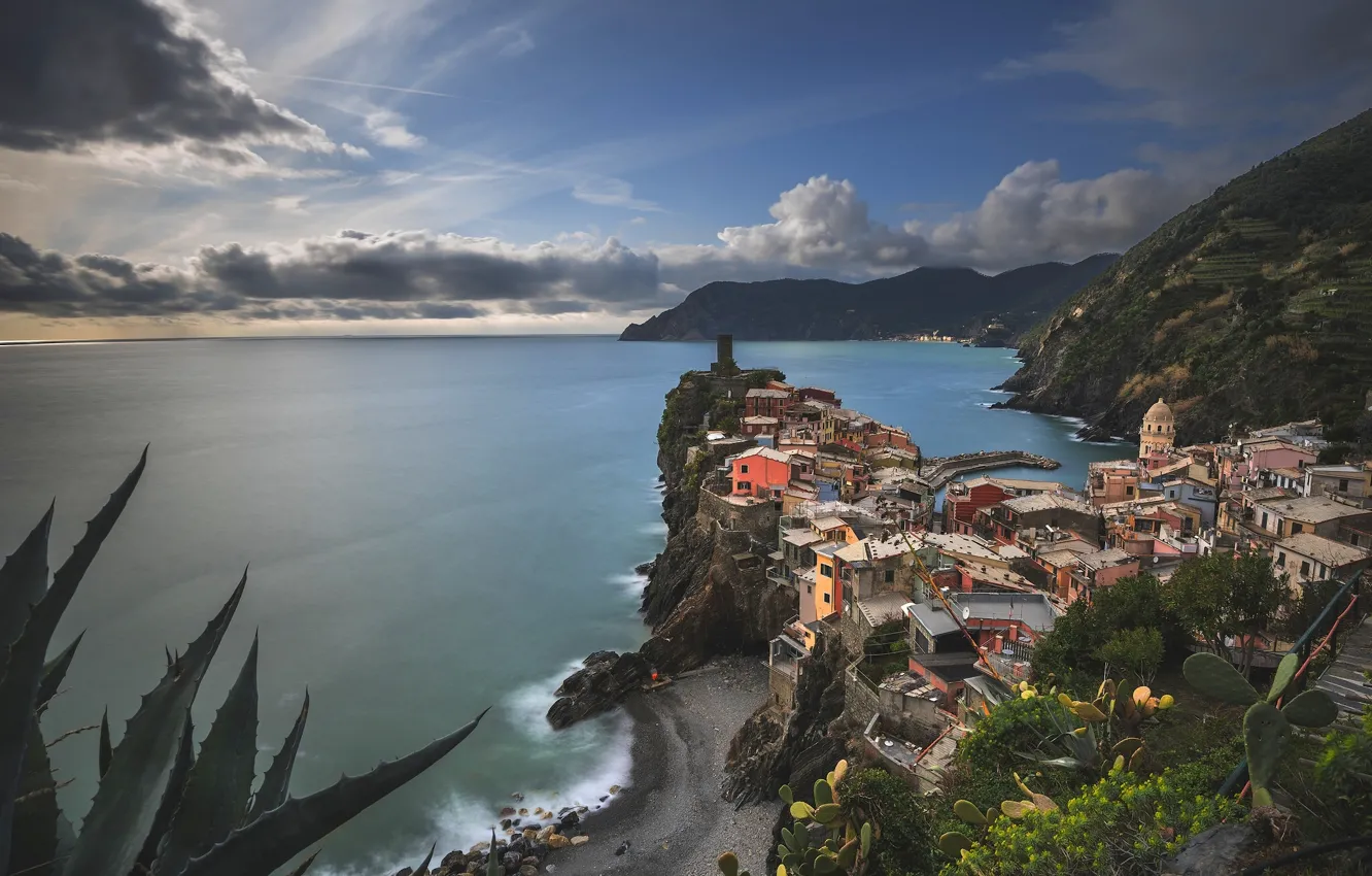 Фото обои море, горы, побережье, здания, Италия, Italy, Лигурийское море, Вернацца
