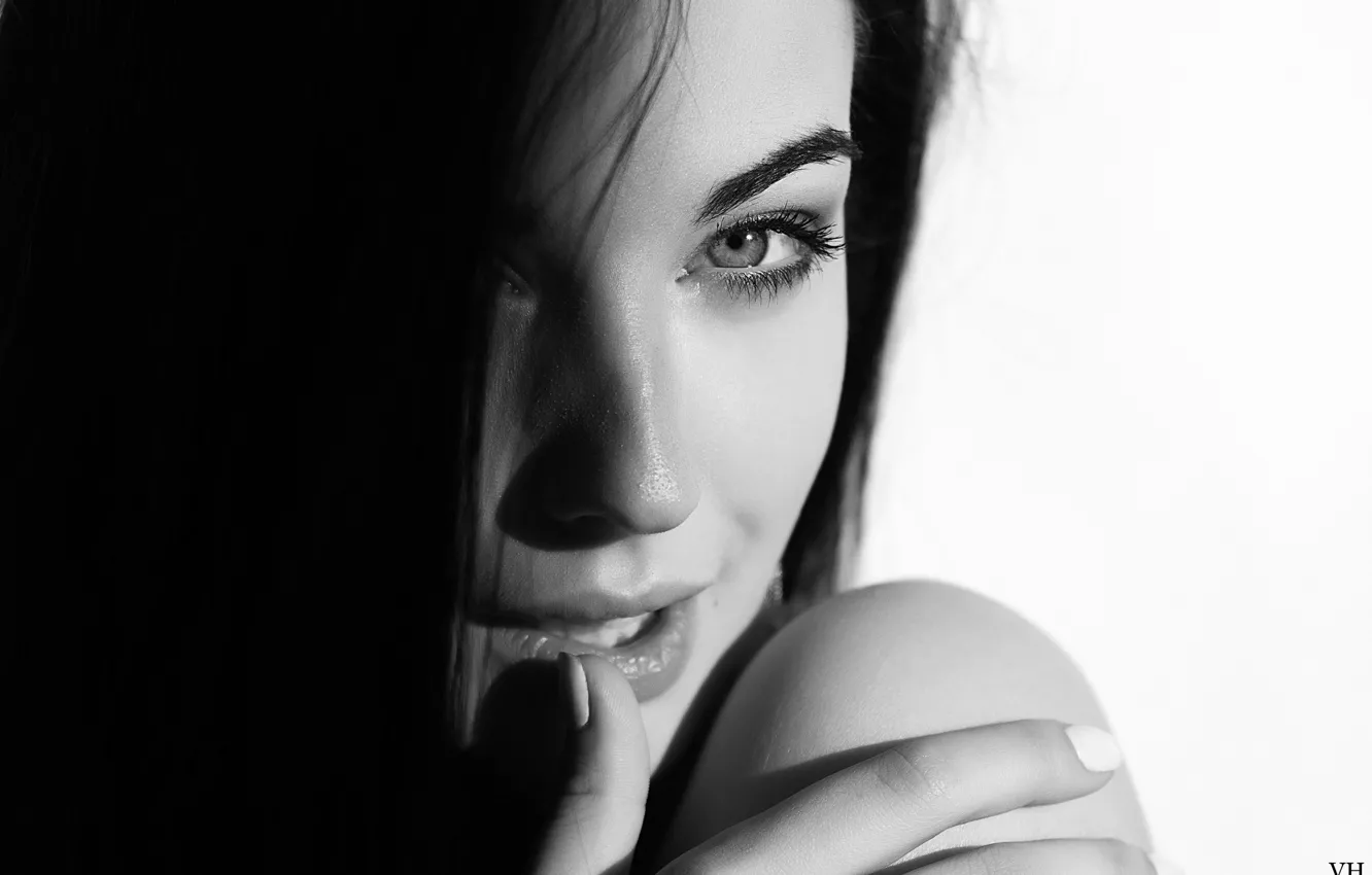 Фото обои глаза, модель, черно-белая, губы, красивая, челка, Алла Бергер, Холостяк