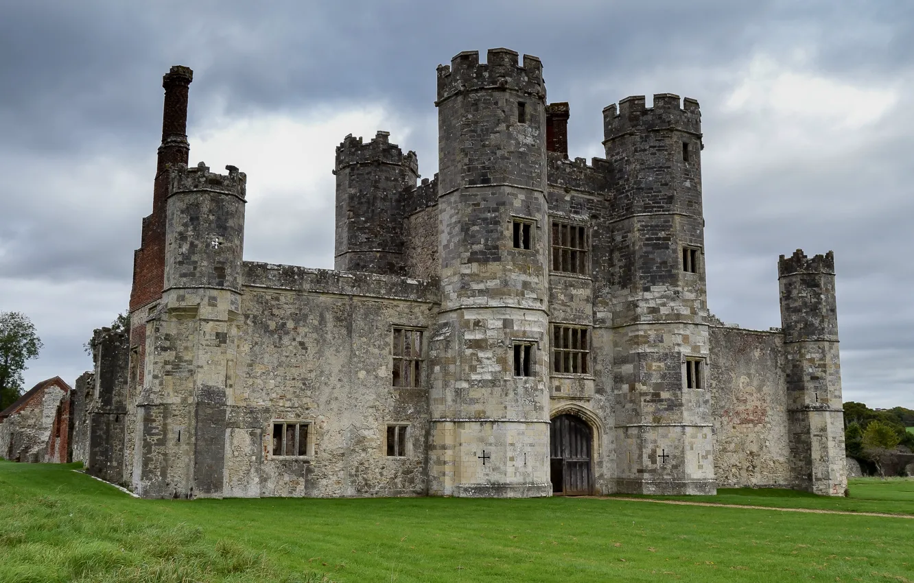Фото обои небо, трава, тучи, пасмурно, Англия, руины, England, Hampshire