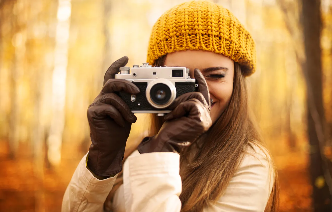 Фото обои осень, лес, девушка, парк, фотосъемка, шапка, портрет, макияж