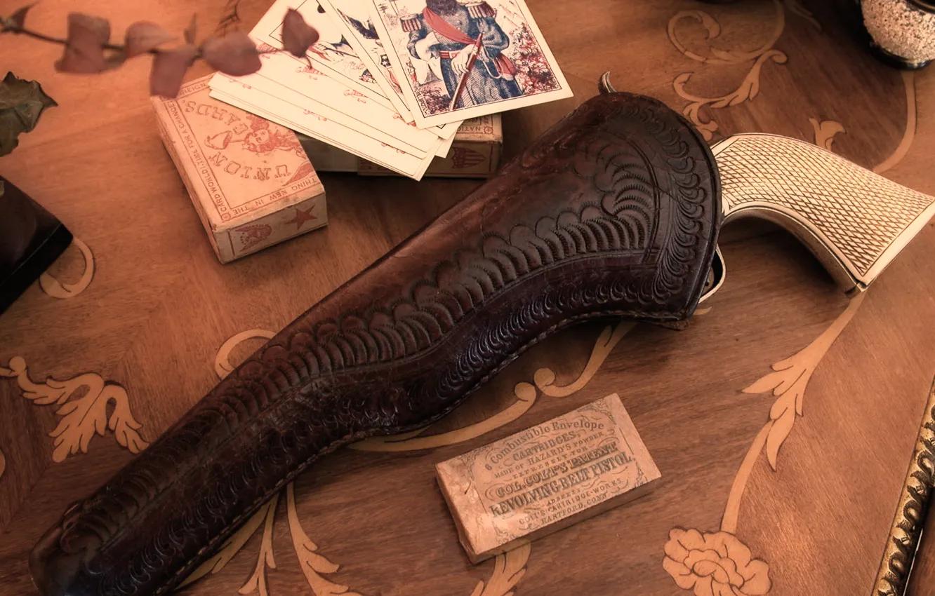 Фото обои карты, оружие, револьвер, ковбои, кабура, былое