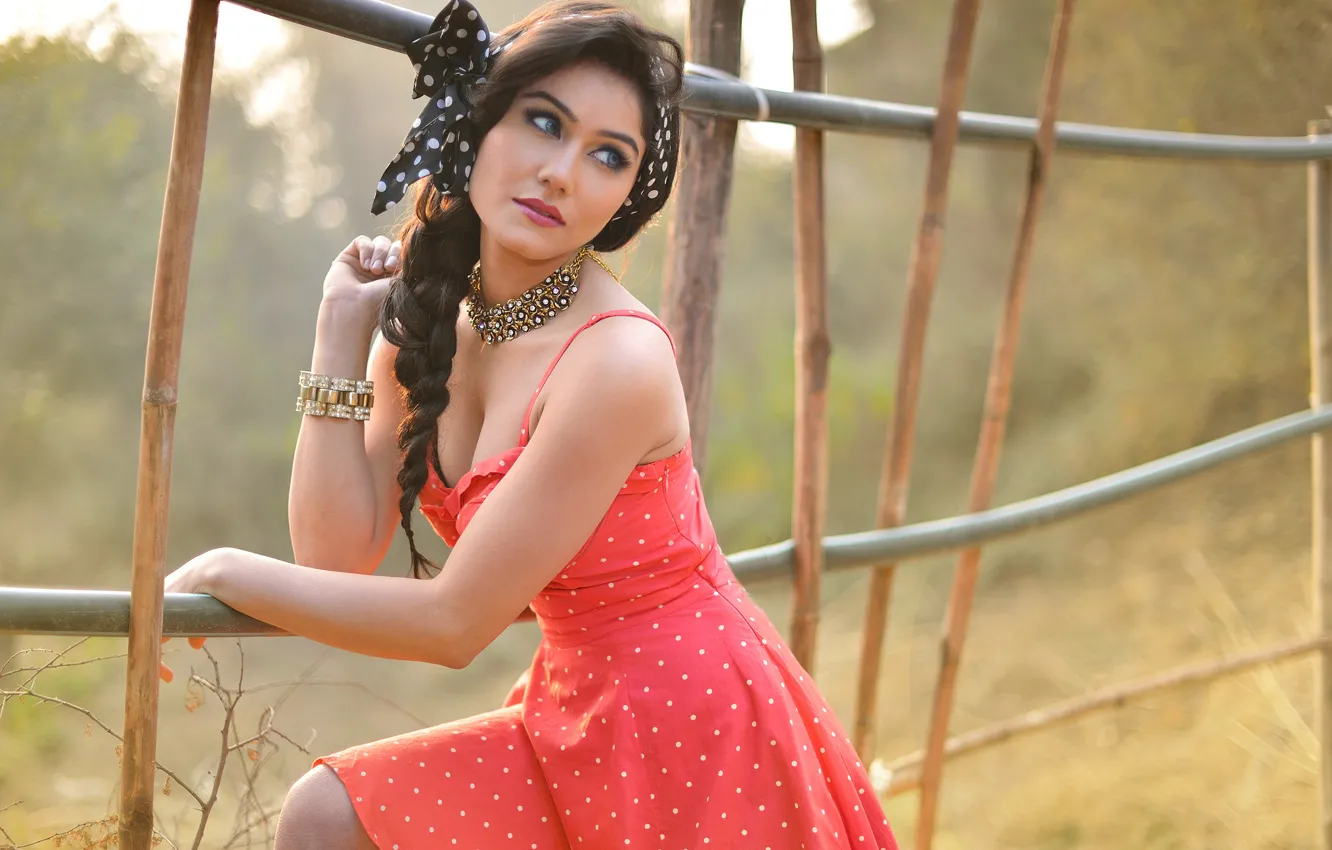 Фото обои взгляд, девушка, платье, коса