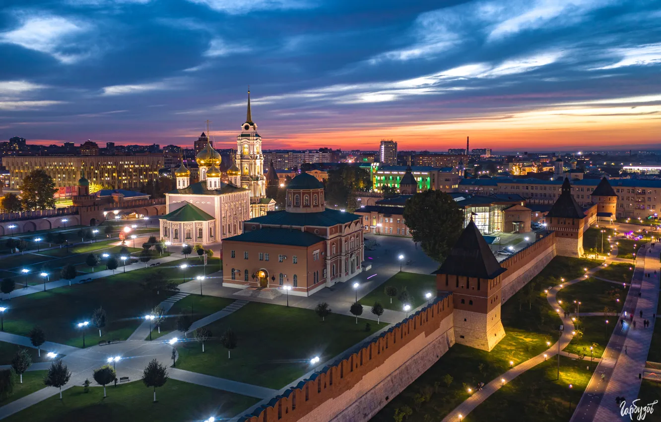 Фото обои город, стена, вечер, освещение, фонари, храм, Кремль, Тула