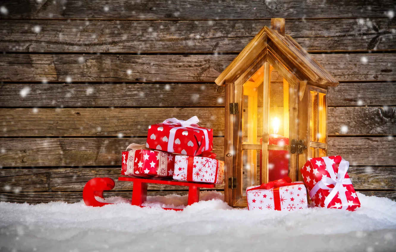 Фото обои снег, свеча, Новый Год, Рождество, фонарь, подарки, санки, winter