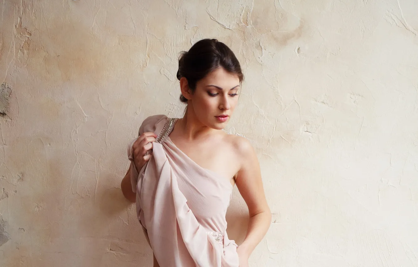 Фото обои девушка, стена, girl, Марга, Marga