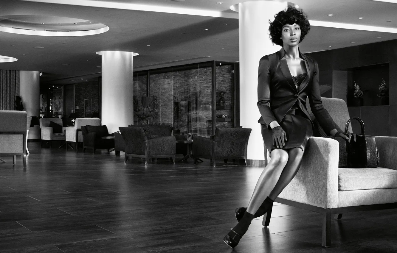 Фото обои девушка, поза, модель, Наоми Кэмпбелл, Naomi Campbell