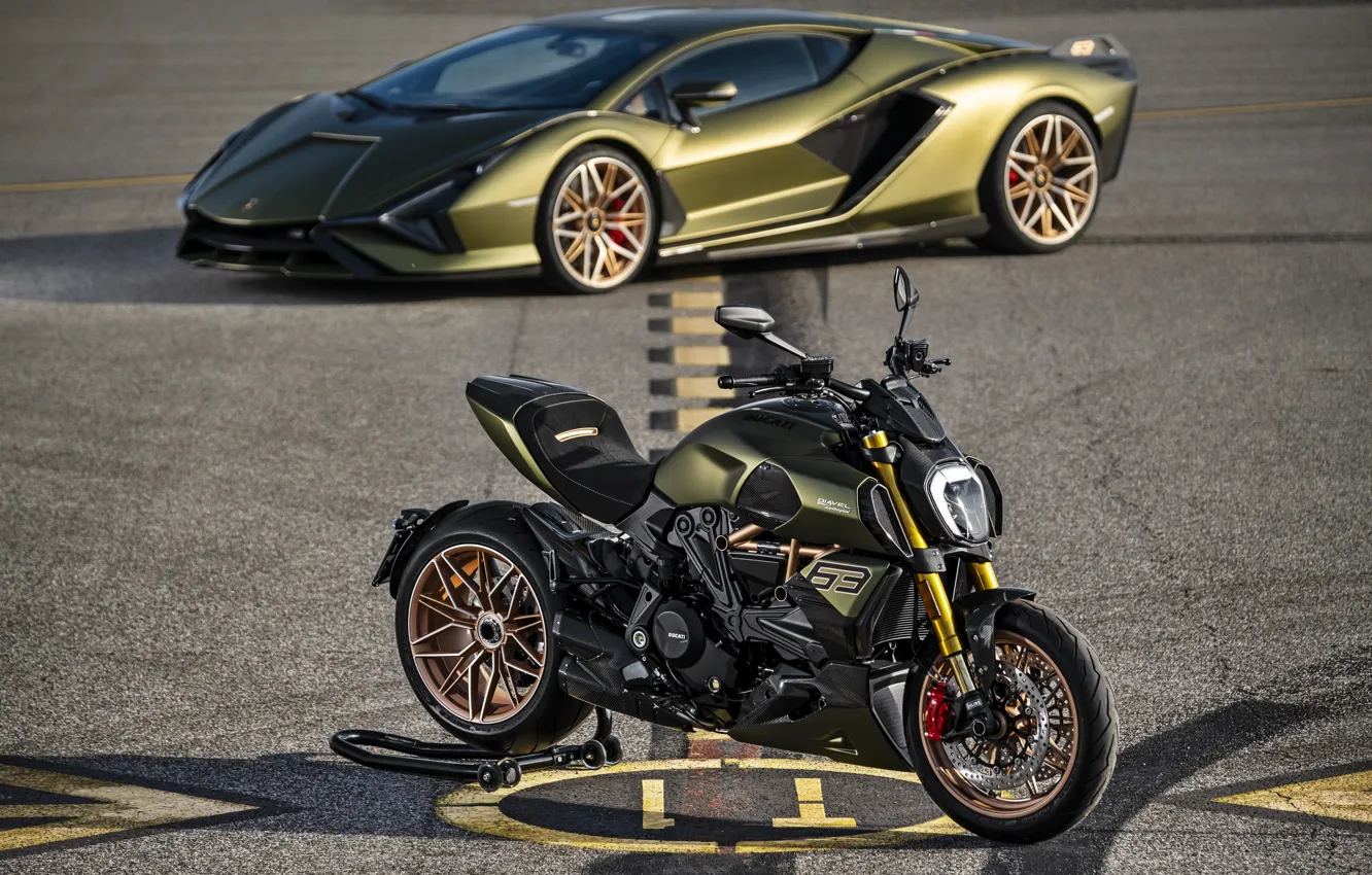 Фото обои машина, асфальт, Lamborghini, мотоцикл, спорткар, Ducati, sportcar, moto