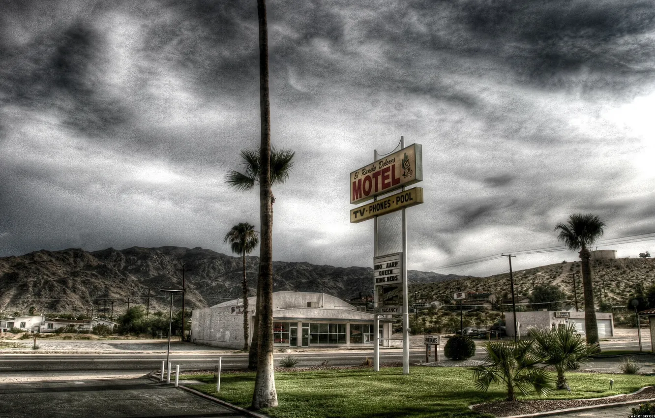 Фото обои горы, город, мотель, пальмы., Motel