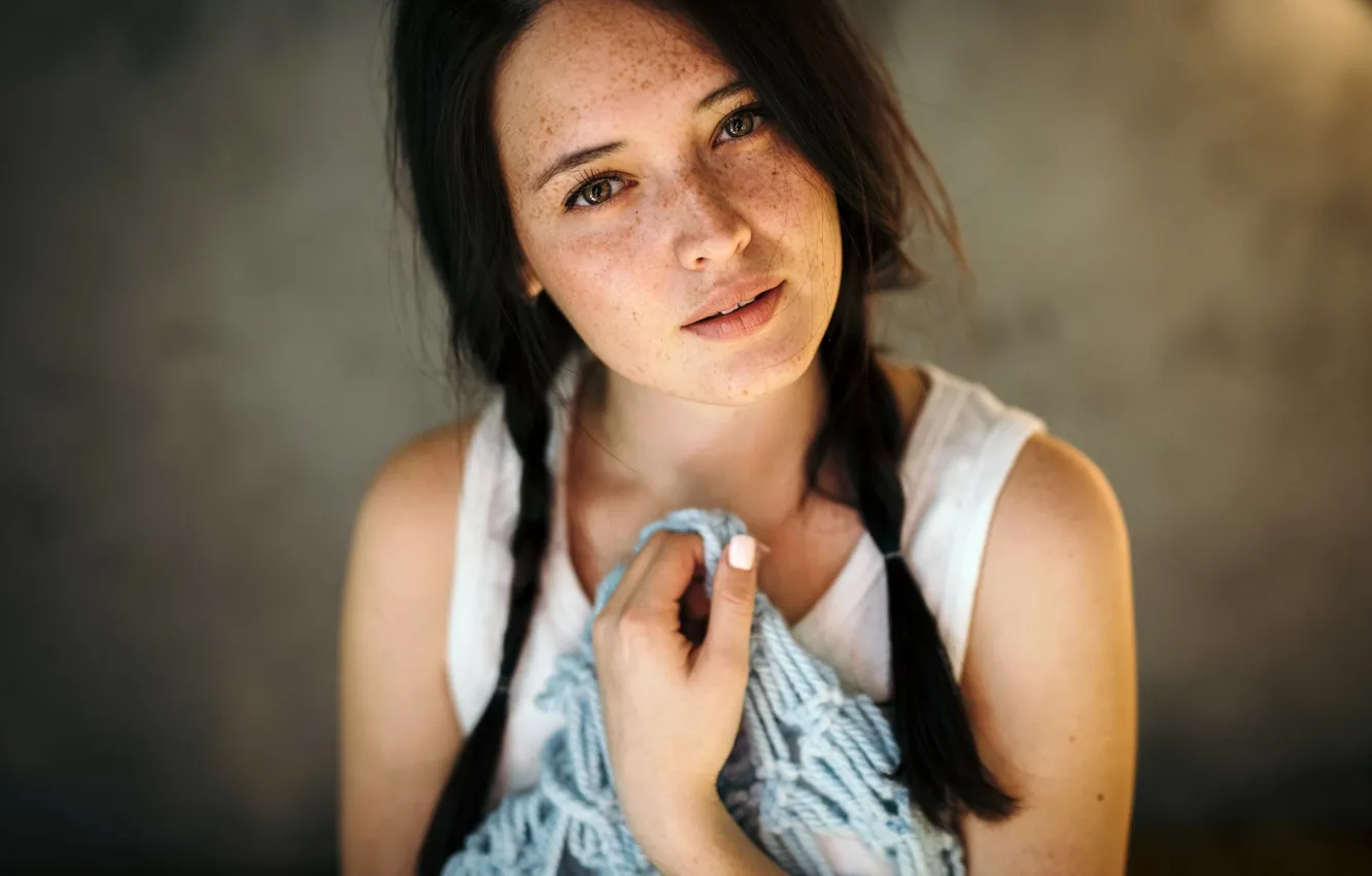 Фото обои взгляд, девушка, косы, Lisa Shaburova
