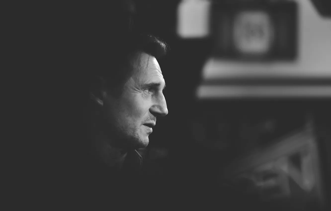Фото обои силуэт, черный и белый, silhouette, Liam Neeson, Лиам Нисон, black &ampamp; white