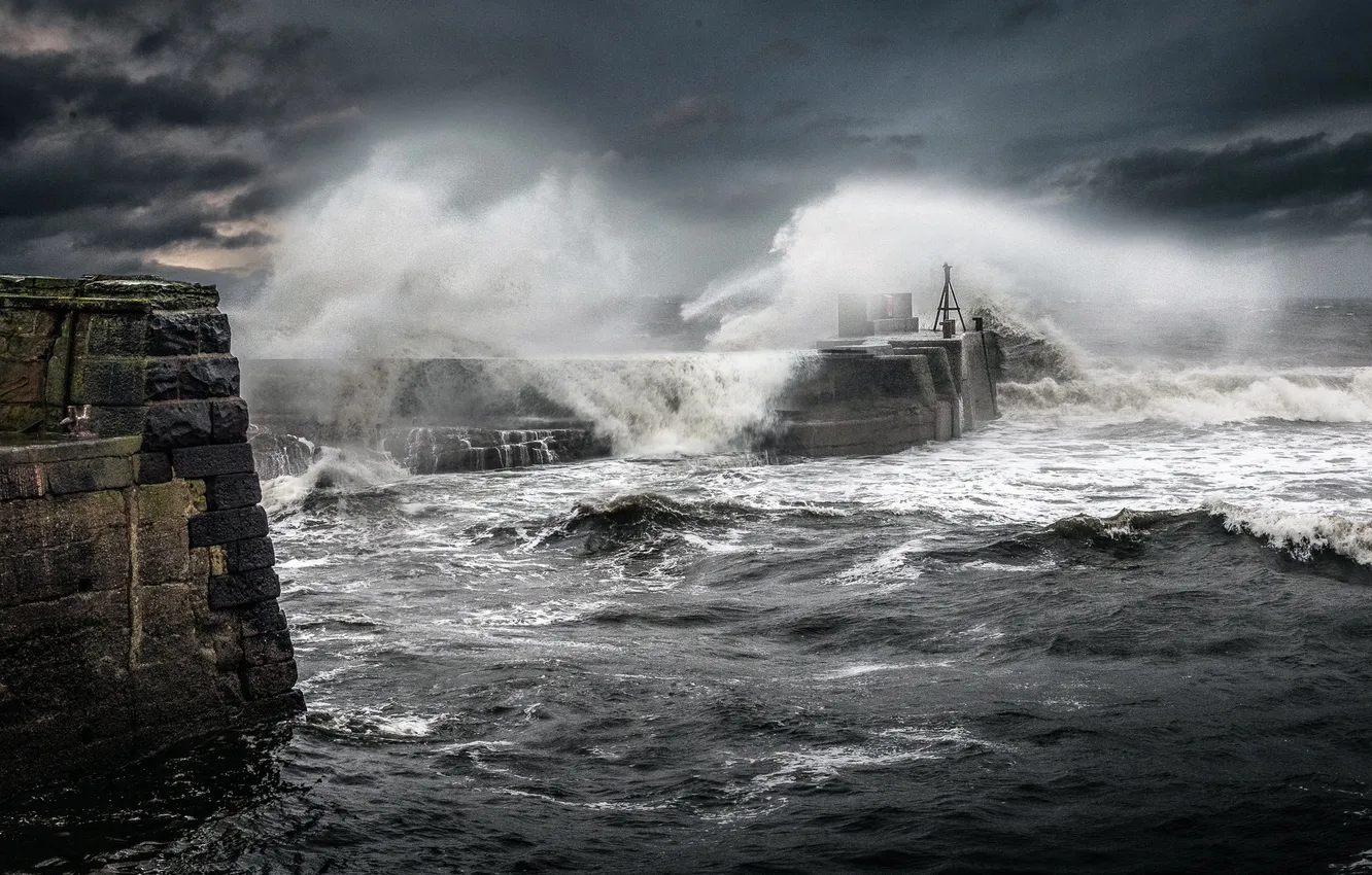 Фото обои море, волны, шторм, стихия, пирс