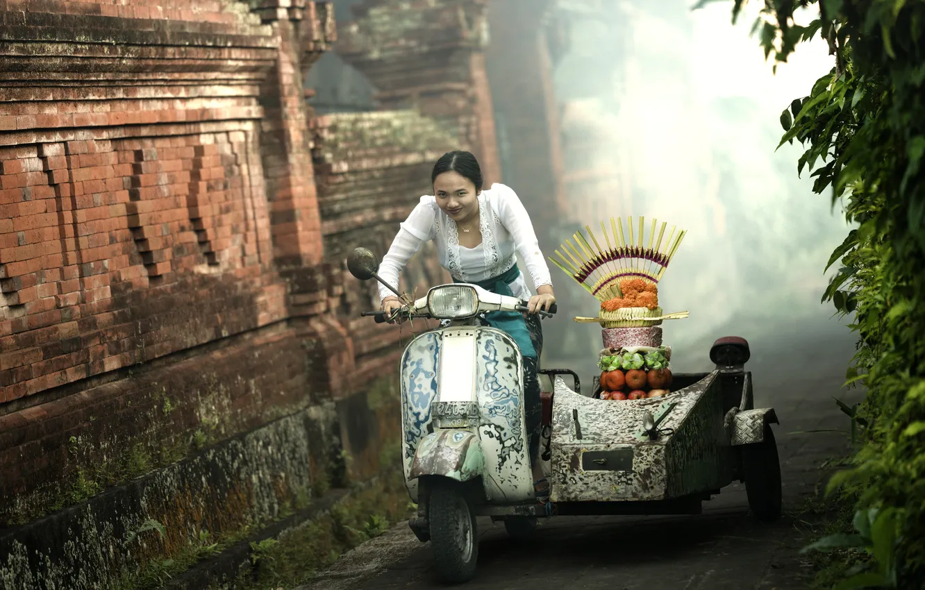 Фото обои Women, Motorcycles, Villagers