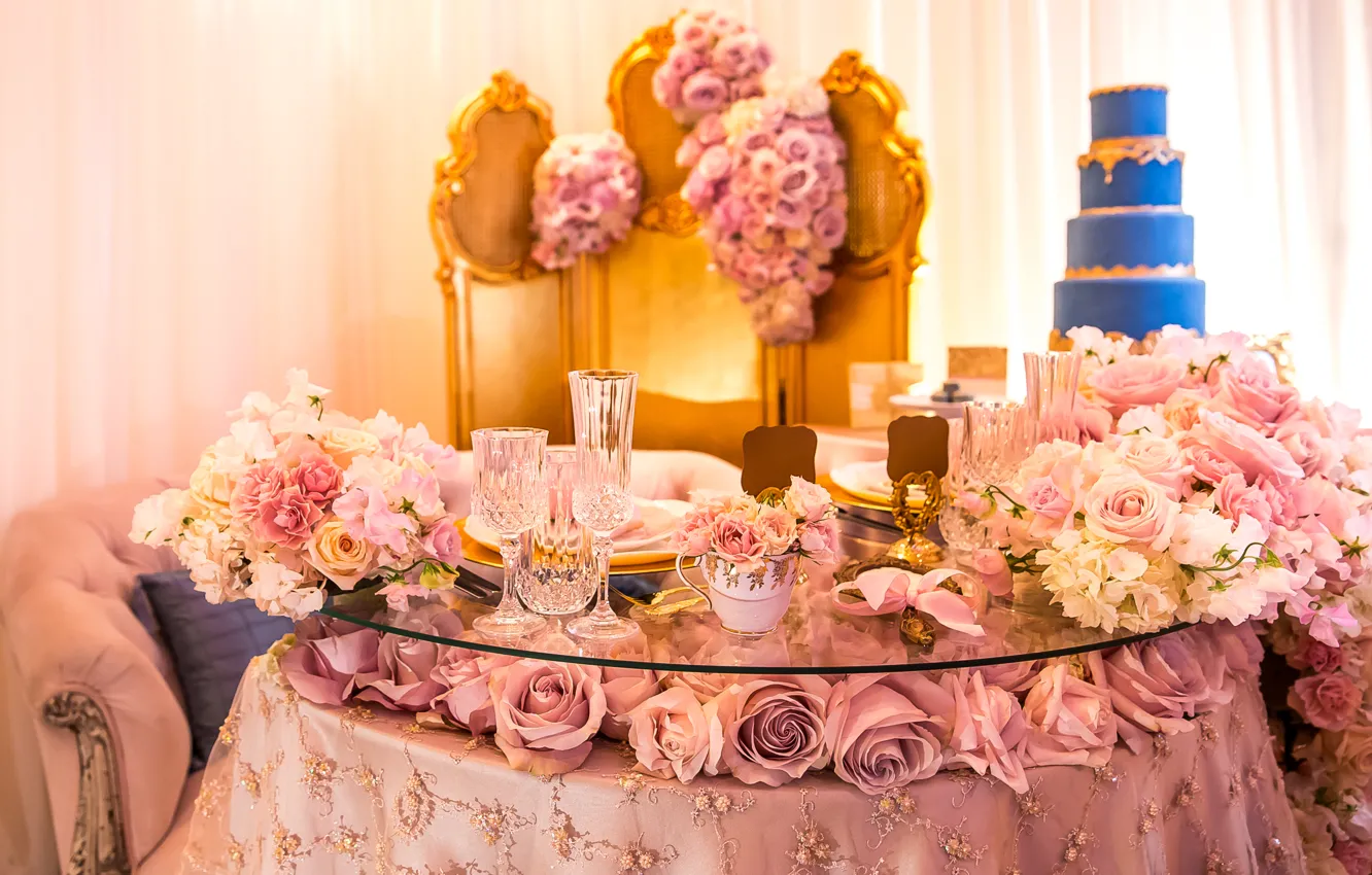 Фото обои цветы, стол, праздник, розы, торт, свадьба, декор, сервировка