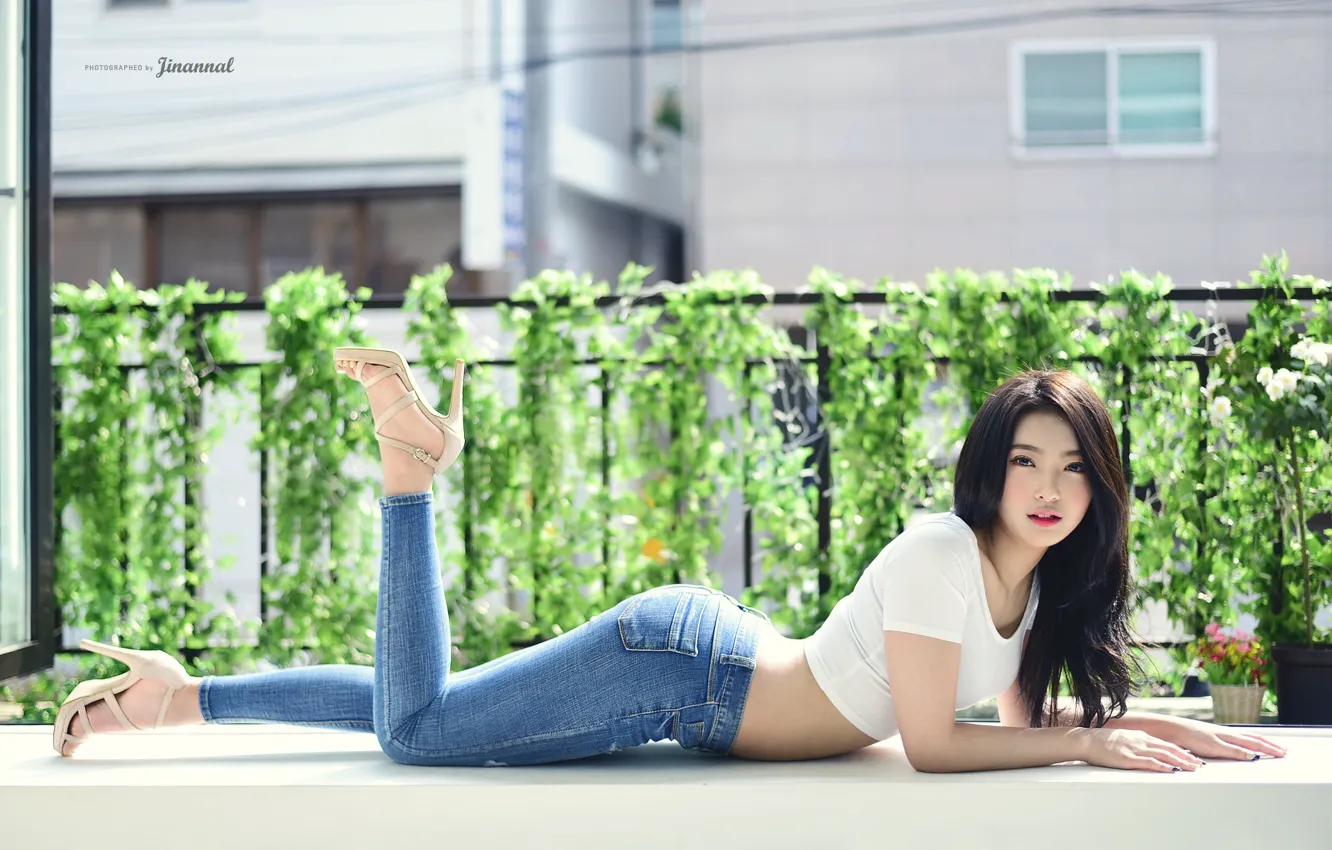 Фото обои девушка, Asian, model, women, jeans, brunette, high heels, black hair