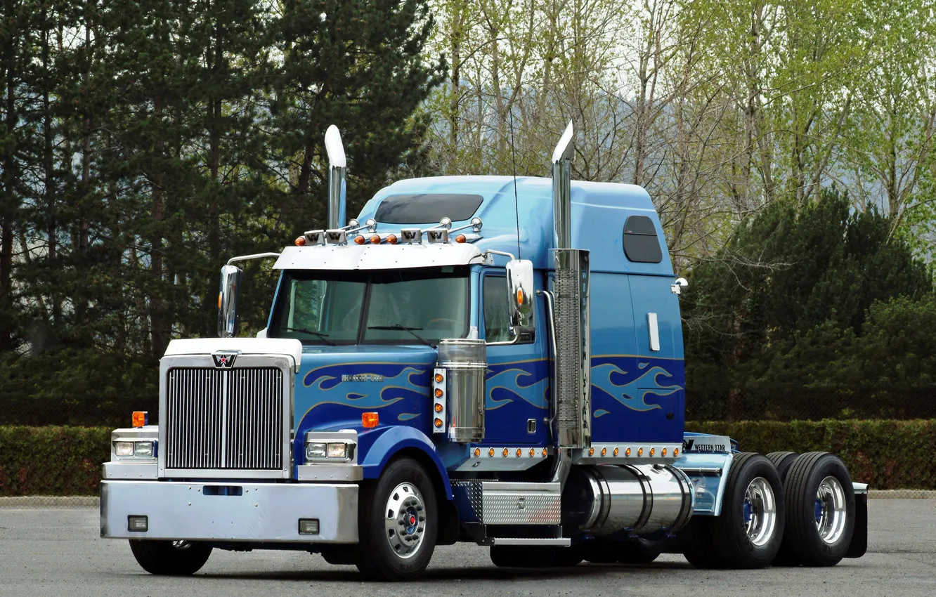 Фото обои деревья, синий, грузовик, truck, тягач, western star, 4900, long haul