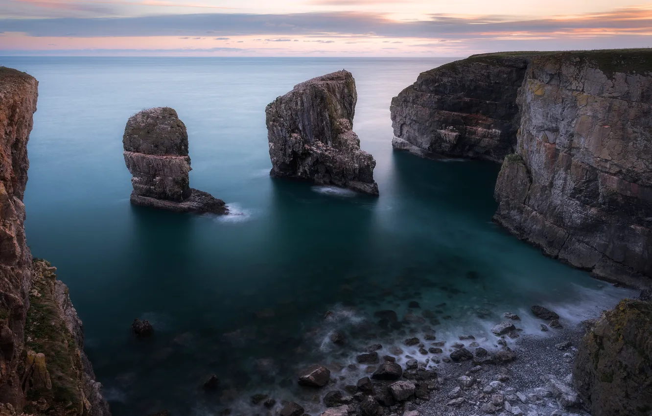Фото обои море, небо, облака, пейзаж, природа, камни, скалы, берег