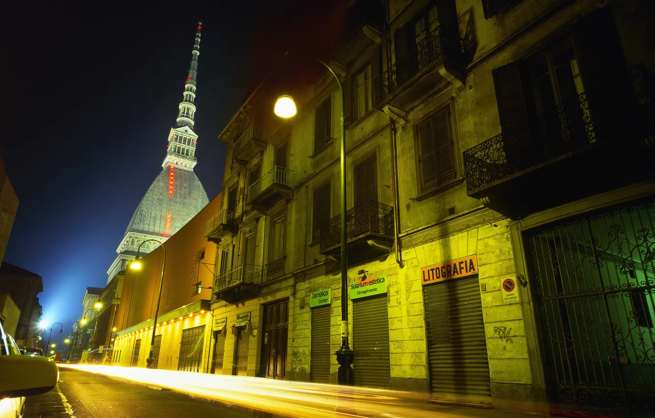 Фото обои ночь, огни, улица, здания, Италия, светильники, Турин, башня Моле Антонеллиана