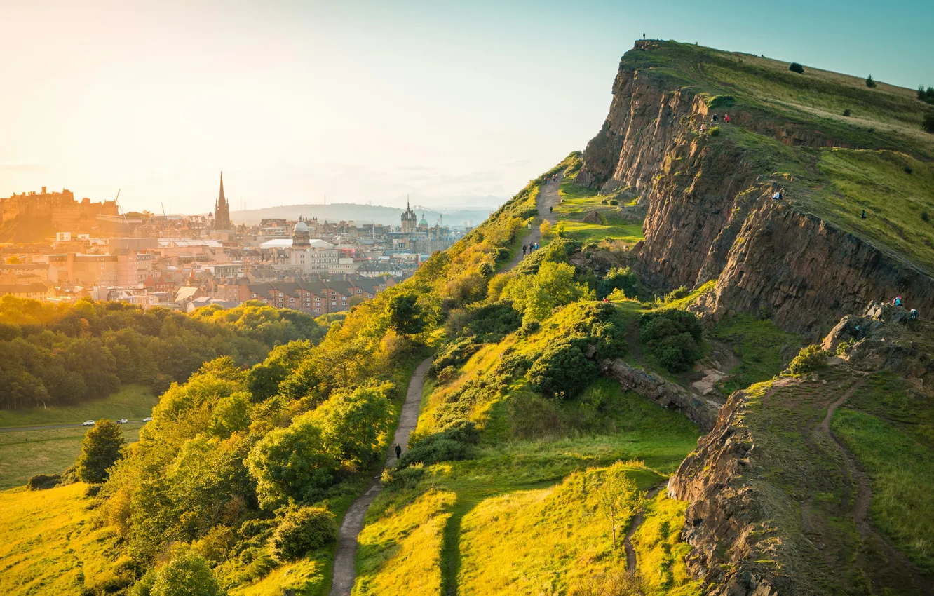 Фото обои city, green, mountain, sun, Scotland, Edinburgh