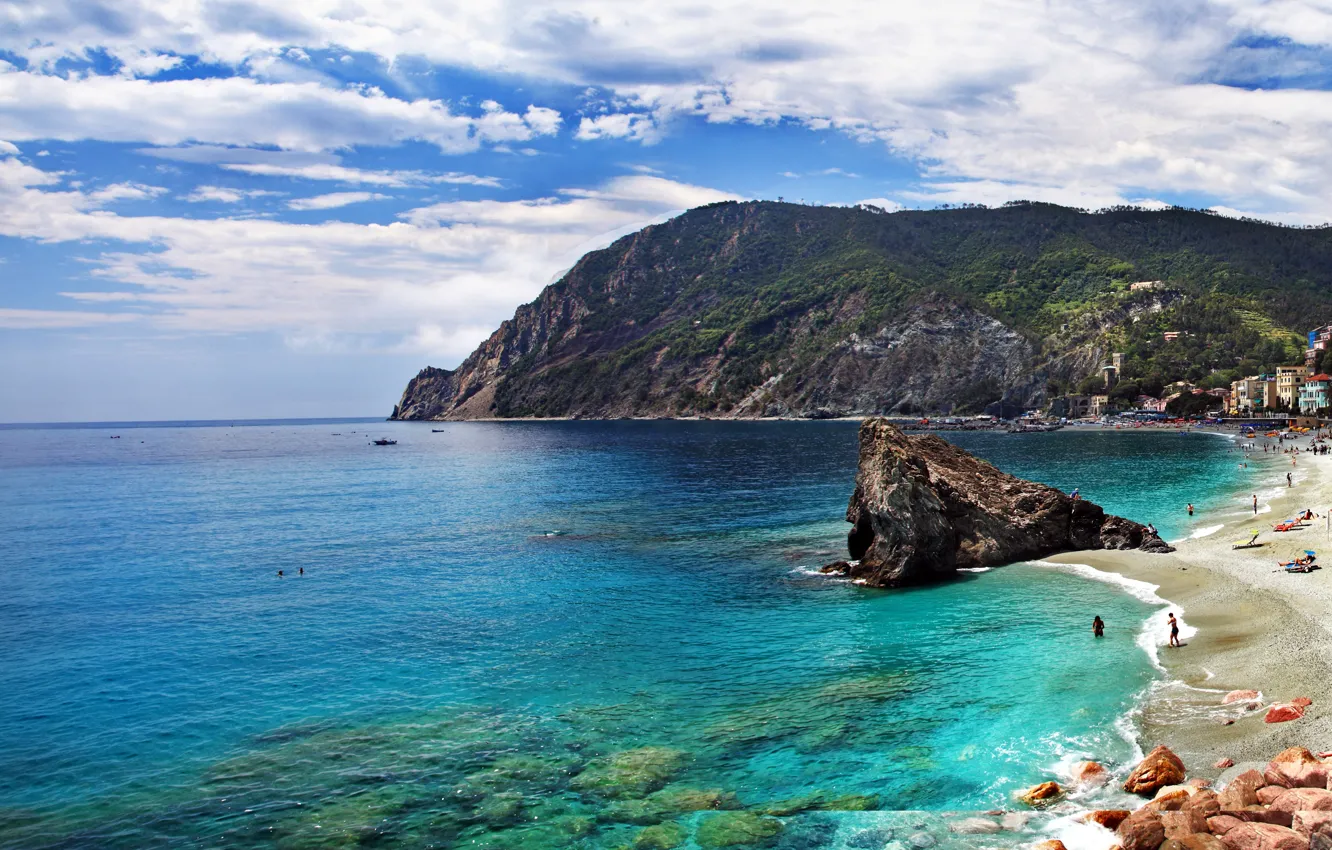Фото обои море, пляж, горы, камни, скалы, побережье, Италия, Liguria